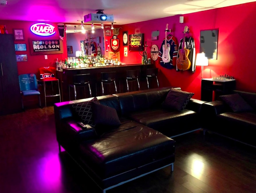 Le bar et le sous-sol pour les sportifs